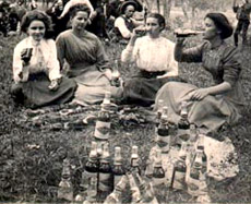 Women drinking beer